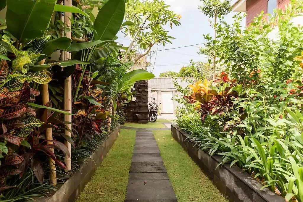 Frangipani Villa Mawe At Berawa Canggu